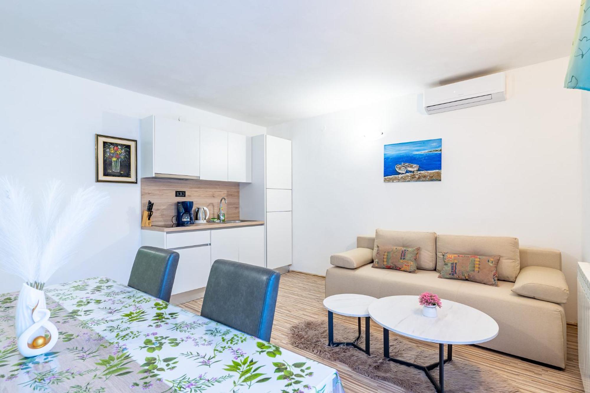 Apartments Villa Rudi بيبينيا المظهر الخارجي الصورة